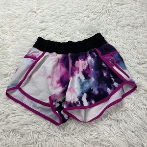 Lululemon Tracker Short III *4-way Stretch Blooming Pixie Multi / Raspberry